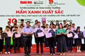 Chương trình “Những mầm xanh sau bão” trao học bổng tiếp sức cho học sinh giỏi vùng bão lũ