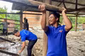 Thanh niên Gia Lai góp sức giúp dân an cư trước mùa mưa bão.