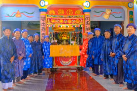 Lăng Ông Nam Hải ở xã đảo Nhơn Châu hiện lưu giữ hai đạo sắc phong triều Nguyễn được người dân xem như “báu vật” của làng biển. Ảnh: Ngọc Nhuận