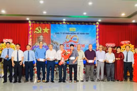 Công ty CP Đường sắt Nghĩa Bình kỷ niệm 50 năm ngày thành lập và gắn biển công trình chào mừng
