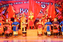 Trích đoạn tuồng Quang Trung lên ngôi (vở tuồng Quang Trung đại phá quân Thanh) là một trong những tiết mục được Nhà hát Nghệ thuật truyền thống tỉnh Gia Lai dàn dựng biểu diễn phục vụ du lịch. Ảnh: Ngọc Nhuận