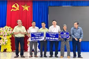 Nhà máy Đường An Khê trao kinh phí hỗ trợ xây dựng 8 nhà tình nghĩa cho hộ nghèo
