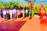 Dâng hoa, dâng hương kỷ niệm 61 năm Chiến thắng Thuận Ninh 