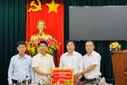 Phó Bí thư Tỉnh ủy, Chủ tịch Ủy ban MTTQ Việt Nam tỉnh Nguyễn Ngọc Lương phát biểu kết luận buổi làm việc.