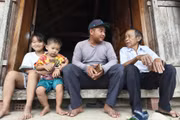 Người giữ “mạch làng” ở làng Cam