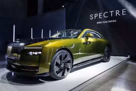Mẫu xe điện siêu sang Rolls-Royce Spectre có giá gần 18 tỷ đồng