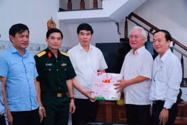 Phó Chủ tịch UBND tỉnh Lâm Hải Giang thăm gia đình người có công tiêu biểu