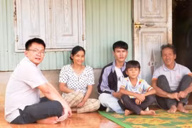 Bền bỉ bám làng cảm hóa người lầm lỡ