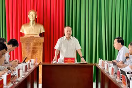 Phó Bí thư Tỉnh ủy Châu Ngọc Tuấn làm việc với Ban Thường vụ Đảng ủy xã Kông Bơ La