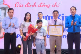 Gia Lai biểu dương 16 gia đình công nhân, viên chức, lao động tiêu biểu