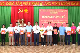 Ia Hrung công bố nghị quyết, quyết định về tổ chức bộ máy và nhân sự các thôn, làng