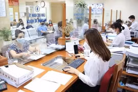 Để vợ, chồng, con vi phạm pháp luật, viên chức quản lý phải tự nguyện xin từ chức