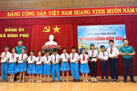 Đoàn cơ sở các cơ quan Đảng tỉnh Gia Lai tổ chức Chiến dịch Kỳ nghỉ hồng tại 2 xã Bình Phú và Tây Sơn