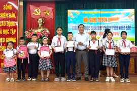 Phường Quy Nhơn Đông khen thưởng giáo viên, học sinh đạt thành tích xuất sắc năm học 2025-2026