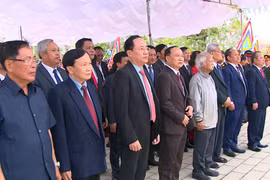 Dâng hoa, dâng hương kỷ niệm 255 năm Khởi nghĩa Nông dân Tây Sơn và 237 năm Chiến thắng Ngọc Hồi - Đống Đa