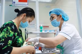 Nhân viên y tế được hưởng phụ cấp đến 80%: Những ai thuộc diện cao nhất?