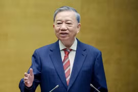 Ánh sáng Hồ Chí Minh soi đường cho chúng ta đi
