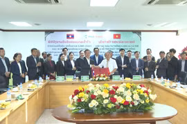 Ủy ban chính quyền tỉnh Champasak và Tập đoàn HAGL ký kết hợp tác đầu tư trồng 5.000 ha cà phê 