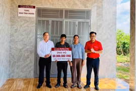 Agribank Chi nhánh Ia Grai Đông Gia Lai trao tặng nhà tình nghĩa cho hộ nghèo xã Ia Chia