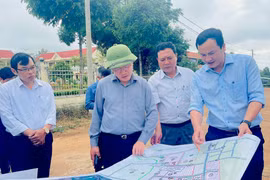 Chủ tịch UBND tỉnh Phạm Anh Tuấn kiểm tra, chỉ đạo tháo gỡ khó khăn tại 4 xã phía Tây Gia Lai