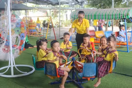 Lớp có trẻ mắc tay chân miệng, phụ huynh có cần cho con nghỉ học?
