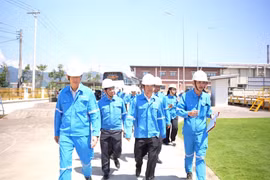 Phó Chủ tịch UBND tỉnh Nguyễn Hữu Quế làm việc với Nhà máy Idemitsu Green Energy Vietnam