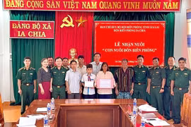 Tư lệnh Bộ đội Biên phòng nhận nuôi học sinh vùng biên Ia Chia