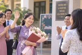 Giáo viên có được nghỉ hưu ở tuổi 55 đối với nữ và 60 đối với nam?