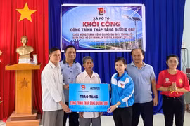 Khởi công công trình “Thắp sáng đường quê” tại xã Pờ Tó
