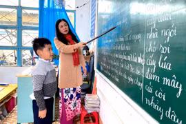 Công bố 4 TTHC nội bộ mới trong lĩnh vực chế độ, chính sách đối với nhà giáo