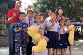 Từ chiếc ổ cứng đặc biệt đến những mái ấm trên các đảo tiền tiêu