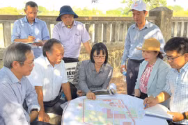 Phó Chủ tịch UBND tỉnh Nguyễn Thị Thanh Lịch khảo sát thực tế khu di tích quốc gia Thành Đồ Bàn 