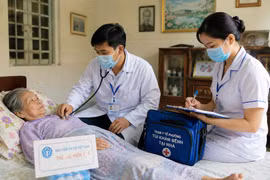 7 nhóm người được đề xuất khám chữa bệnh tại nhà vẫn hưởng BHYT