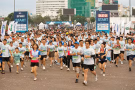 8.000 VĐV sôi nổi tranh tài tại Giải VnExpress Marathon Quy Nhơn 2026