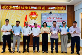 Phát động gửi tiền tiết kiệm chung tay vì người nghèo