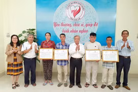 Gia Lai: 150 triệu đồng hỗ trợ 7 bệnh nhân nghèo