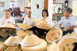 Phát triển làng nghề nón ngựa Phú Gia gắn với du lịch cộng đồng