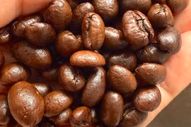 Cà phê đảo chiều tăng giá, đạt 85.300 đồng/kg