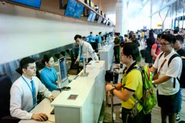 Từ ngày 1-7, hành khách có chuyến bay bị chậm từ 4 giờ trở lên sẽ được hoàn tiền vé