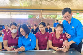 Hơn 200 đoàn viên, người lao động tham gia lớp tập huấn kỹ năng số