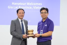 Chủ tịch UBND tỉnh Phạm Anh Tuấn làm việc với Công ty HanaTour