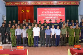Phó Chủ tịch UBND tỉnh Lâm Hải Giang biểu dương lực lượng Công an hỗ trợ thi công trường nội trú vùng biên