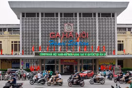 Nếu ga Hà Nội không còn đón tàu đường dài, hành khách sẽ đi tàu ở đâu?