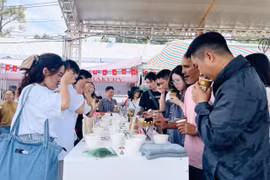 Trải nghiệm uống các dòng cà phê chất lượng cao đã được kiểm định bởi Viện Chất lượng Cà phê-Coffee Quality Institute (CQI) tại Gia Lai Coffee Festival. Ảnh: T.D