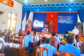 Quang cảnh lễ ra mắt Trang thông tin điện tử trợ lý AI về thủ tục hành chính xã Kông Bơ La. 