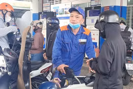 Xăng E10 giảm 1.225 đồng/lít, dầu diesel giảm nhẹ