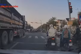 Những trường hợp dừng đèn đỏ vẫn có thể bị phạt?