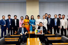 Phó Chủ tịch Thường trực UBND tỉnh Nguyễn Tuấn Thanh làm việc với Cố vấn đặc biệt Thủ tướng Nhật Bản