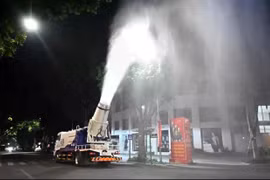 Đối phó bụi mịn PM2.5, Hà Nội kỳ vọng gì ở xe phun sương?