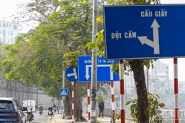 Hơn 10.000 vị trí biển báo bất cập trên cả nước: Tài xế cần làm gì khi gặp biển mờ, khó hiểu?